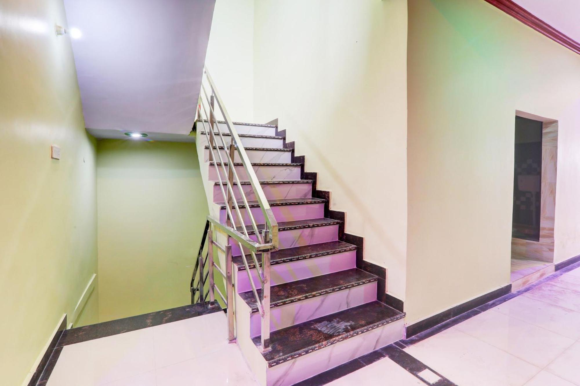 Hotel O Mandakini Galaxy Hotel Kanpur Exterior photo
